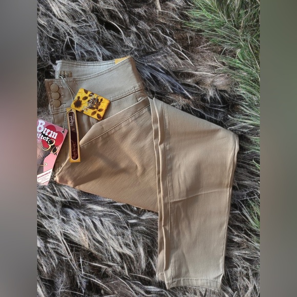 NWT Women’s Ultra Stretch Skinny Work Pants – 3 Button, Wide Waist Tan Size 2X - Picture 4 of 10